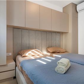 4 Bedroom Villa with Pool near Vodice town, Sibenik Riviera, sleeps 8